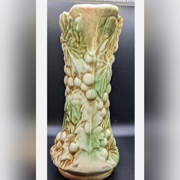 Vintage McCoy Grapes and Green Leaves Vase 1940’s Pitcher Art Pottery - Picture 4 of 7